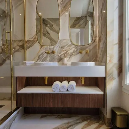 Bel Haussmannien Du Marais Homestay Paris